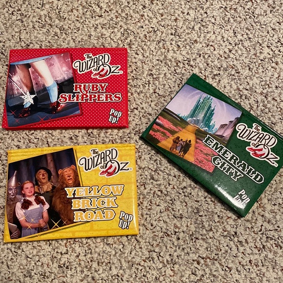 *SALE* Wizard of Oz movie pop up books - Picture 1 of 10